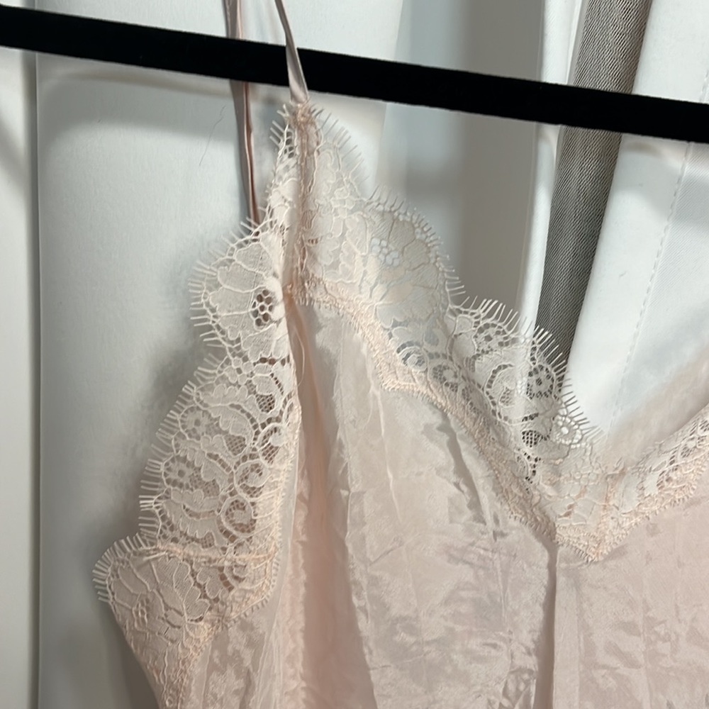 Victorias secret pink lace Camisole with adjustable straps size large - Picture 2 of 7